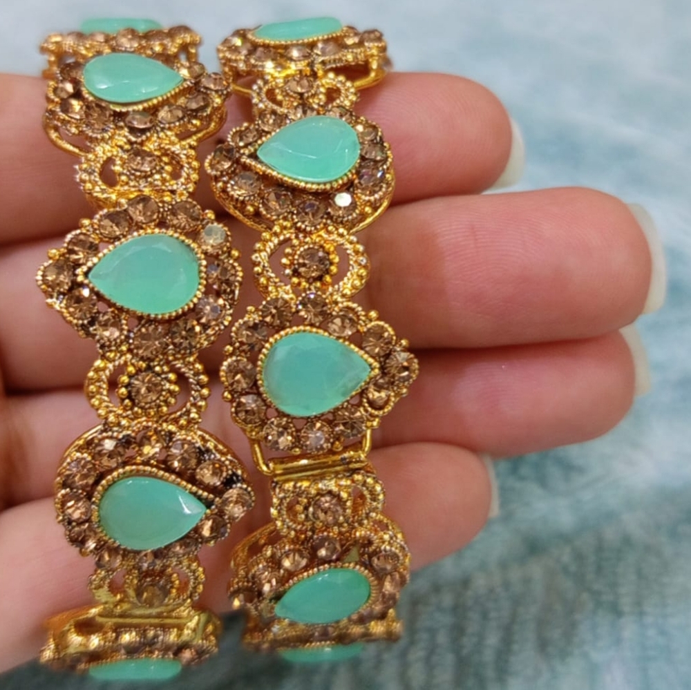 Elegant Champagne And Sea Green Stones Women's Bracelet
